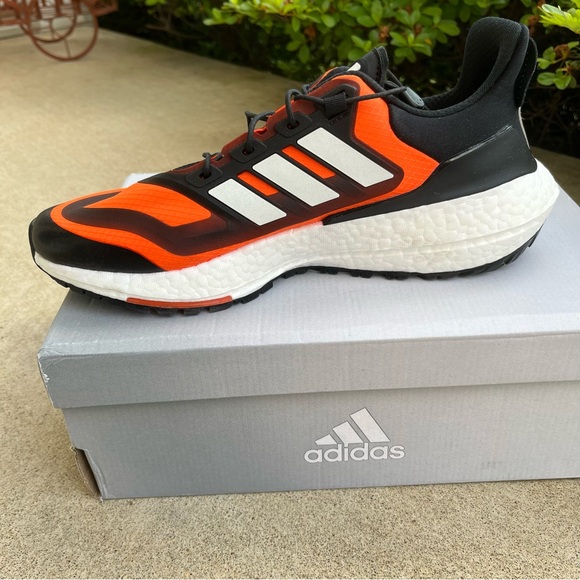 NEW Adidas Ultraboost 22 Cold RDY 2.0 Sz 9 Running Shoes Orange GX6689 Mens - Picture 2 of 10
